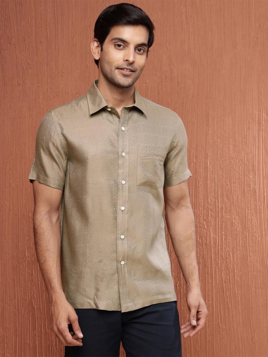 

Fabindia Men Slim Fit Spread Collar Textured Cotton Casual Shirt, Brown