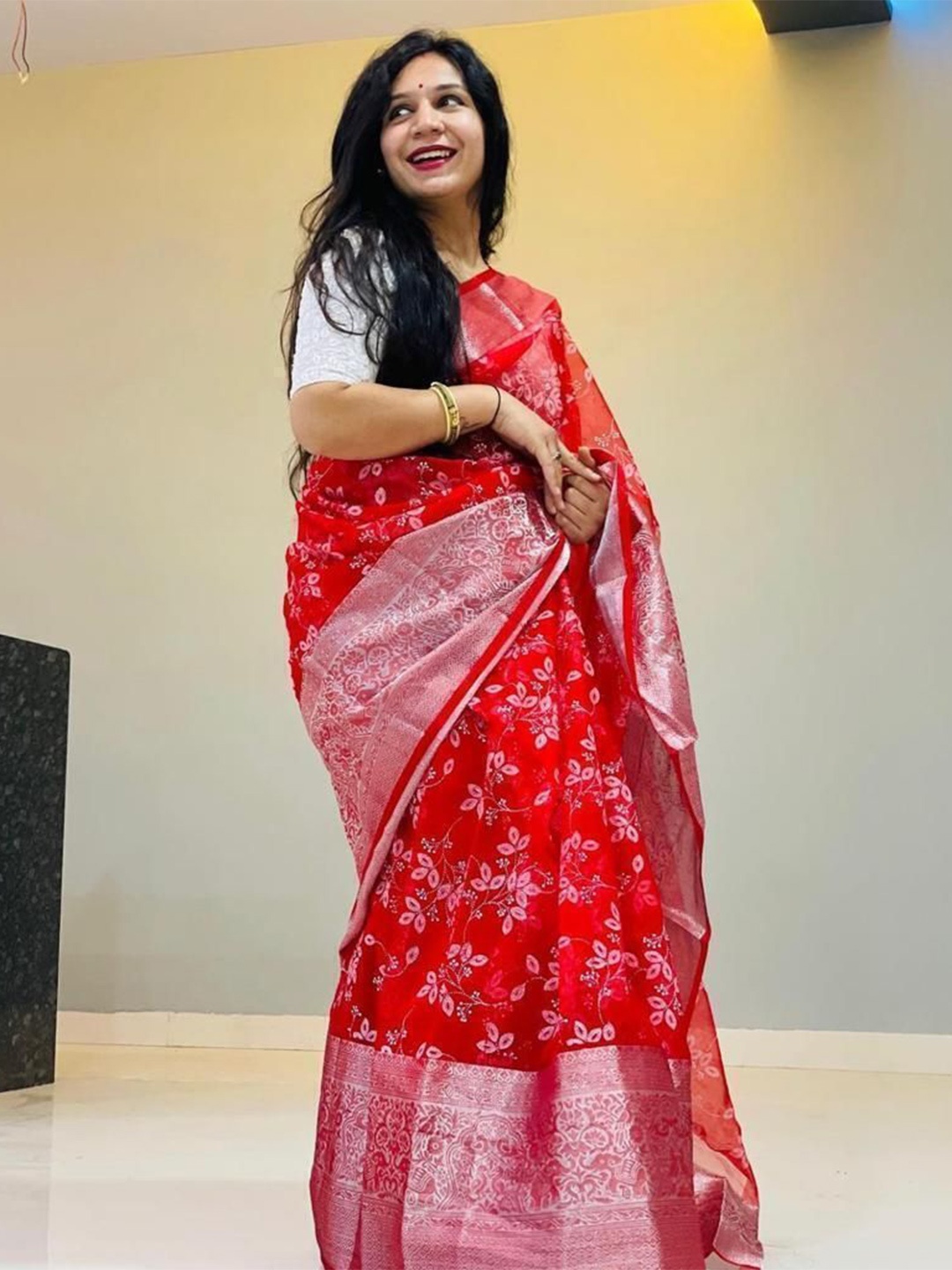 

Upalksh Floral Printed Kota Saree, Red