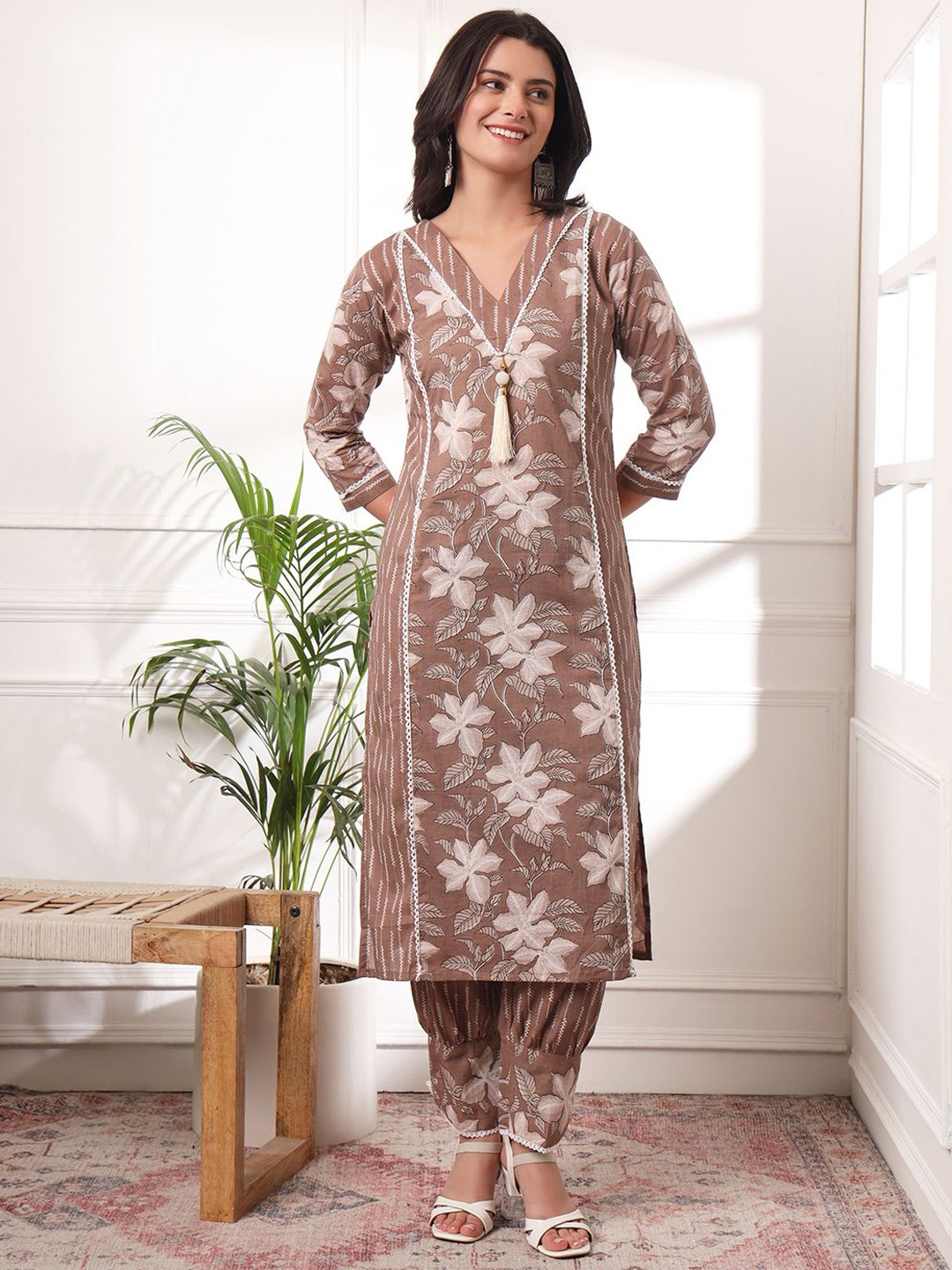 

VIVARAA FASHION Floral Printed V-Neck Pure Cotton Kurta With Salwar, Brown