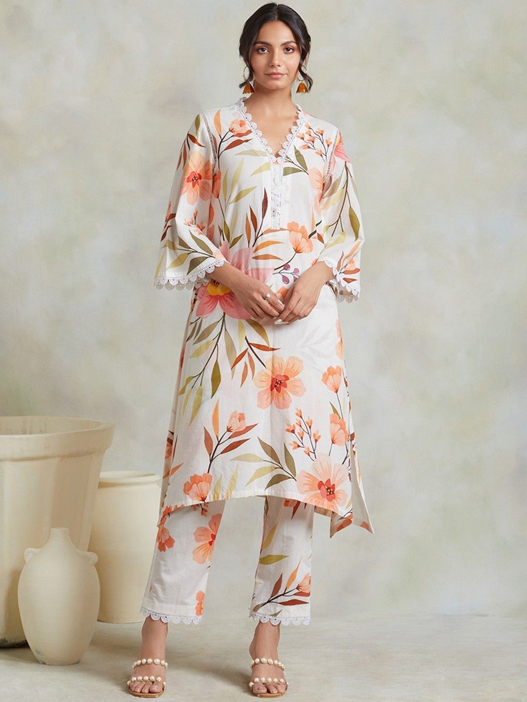 

Lookmark Floral Printed V-Neck Asymmetric Kurta With Trousers, Cream