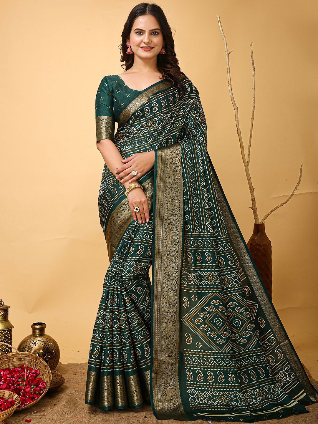 

Panzora Printed Zari Bandhani Saree, Green