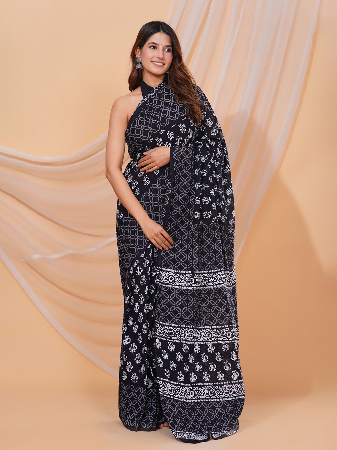 

Shivanya Handicrafts Floral Pure Cotton Block Print Saree, Black