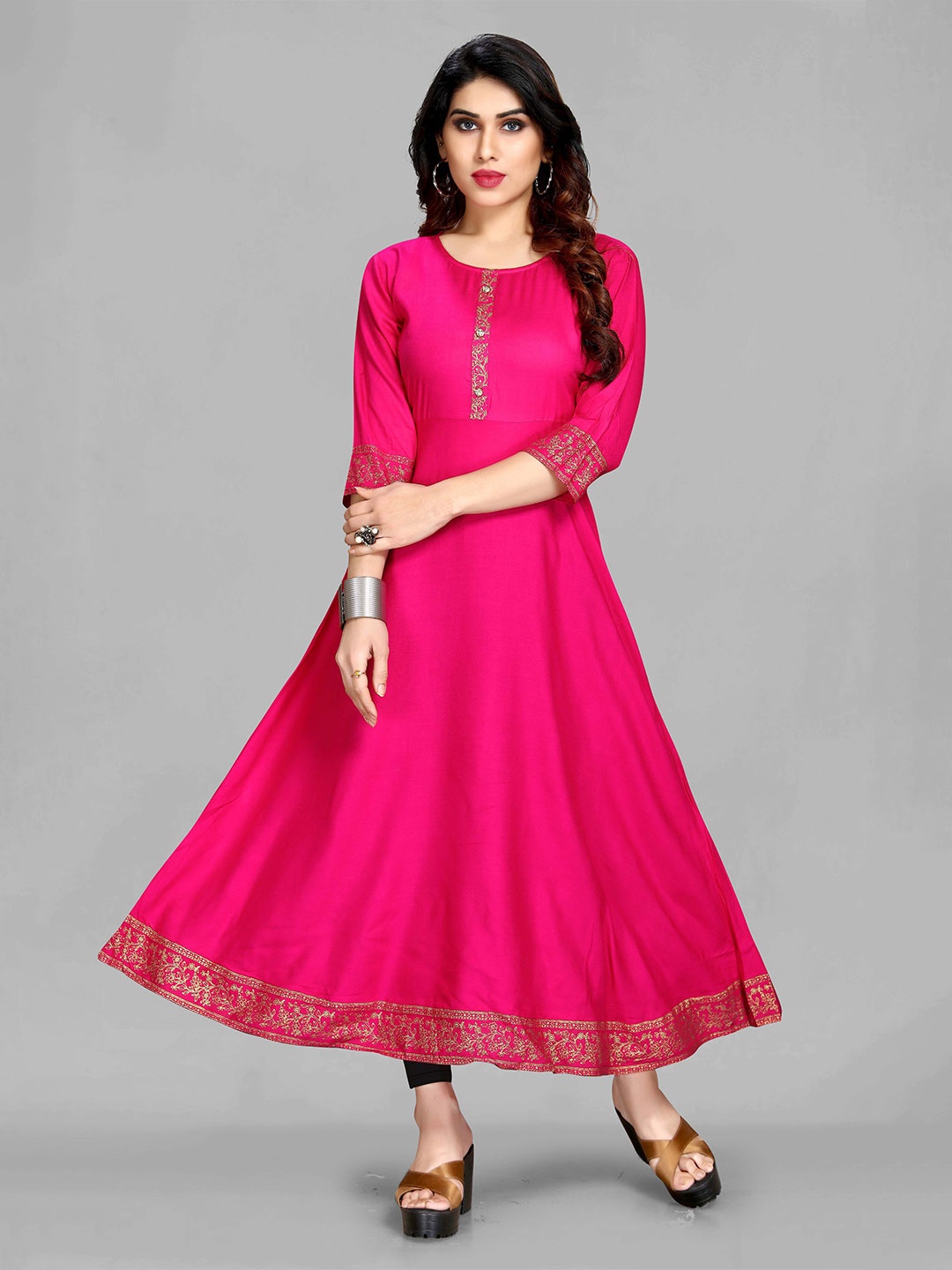 

Krimmple Women Printed Round Neck Kurta, Pink