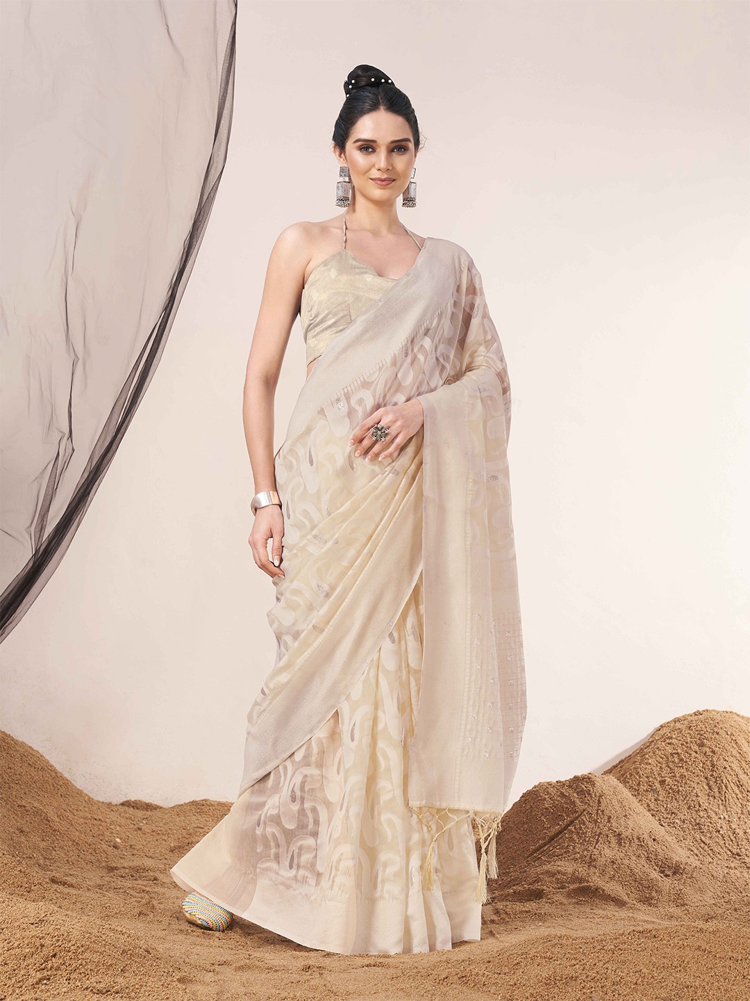 

Tikhi Imli Embellished Embroidered Saree, Beige