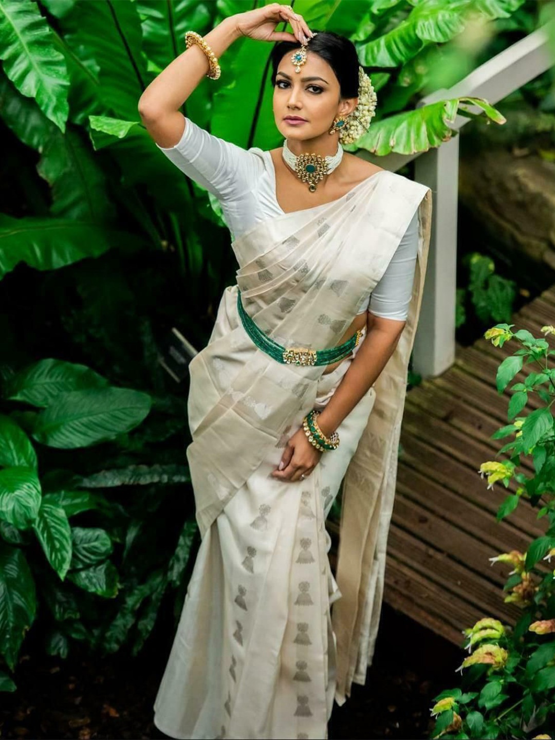 

Upalksh Woven Design Zari Kota Saree, White