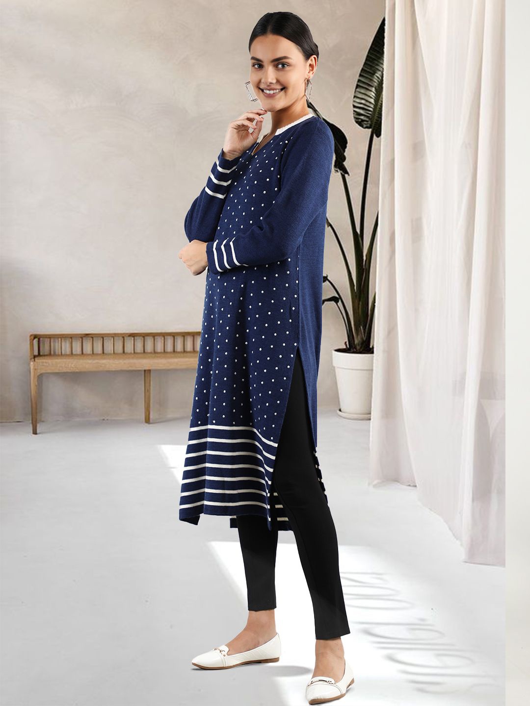 

CHKOKKO Women Geometric Embroidered Mandarin Collar Acrylic Woollen Straight Kurta, Navy blue