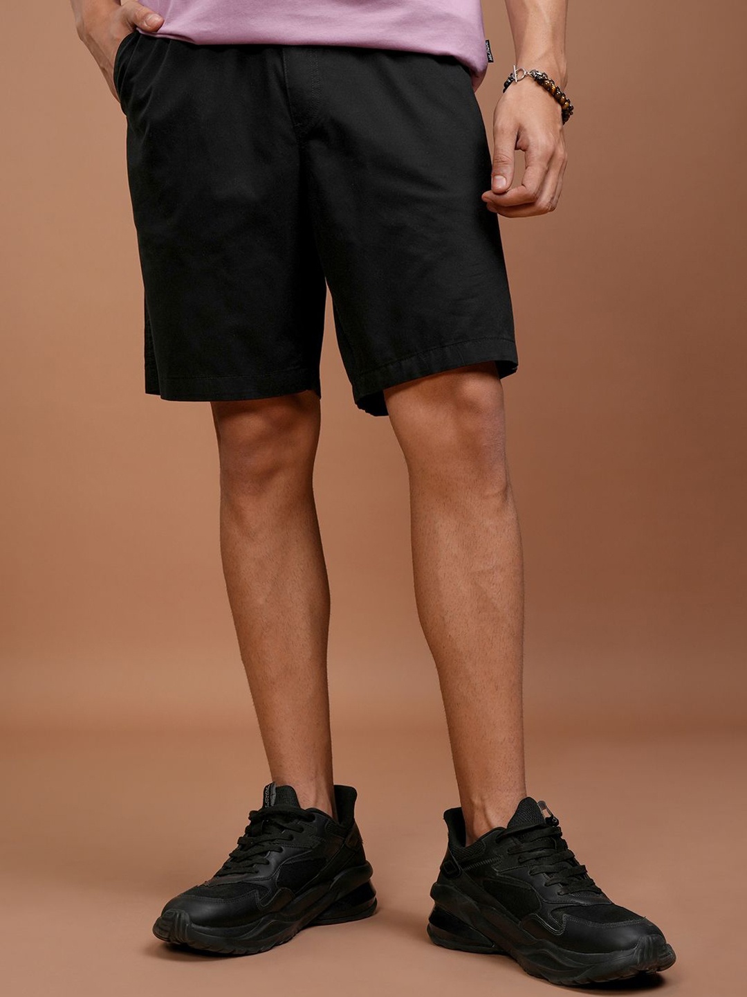 

HIGHLANDER Men Solid Knee Length Regular Fit Shorts, Black