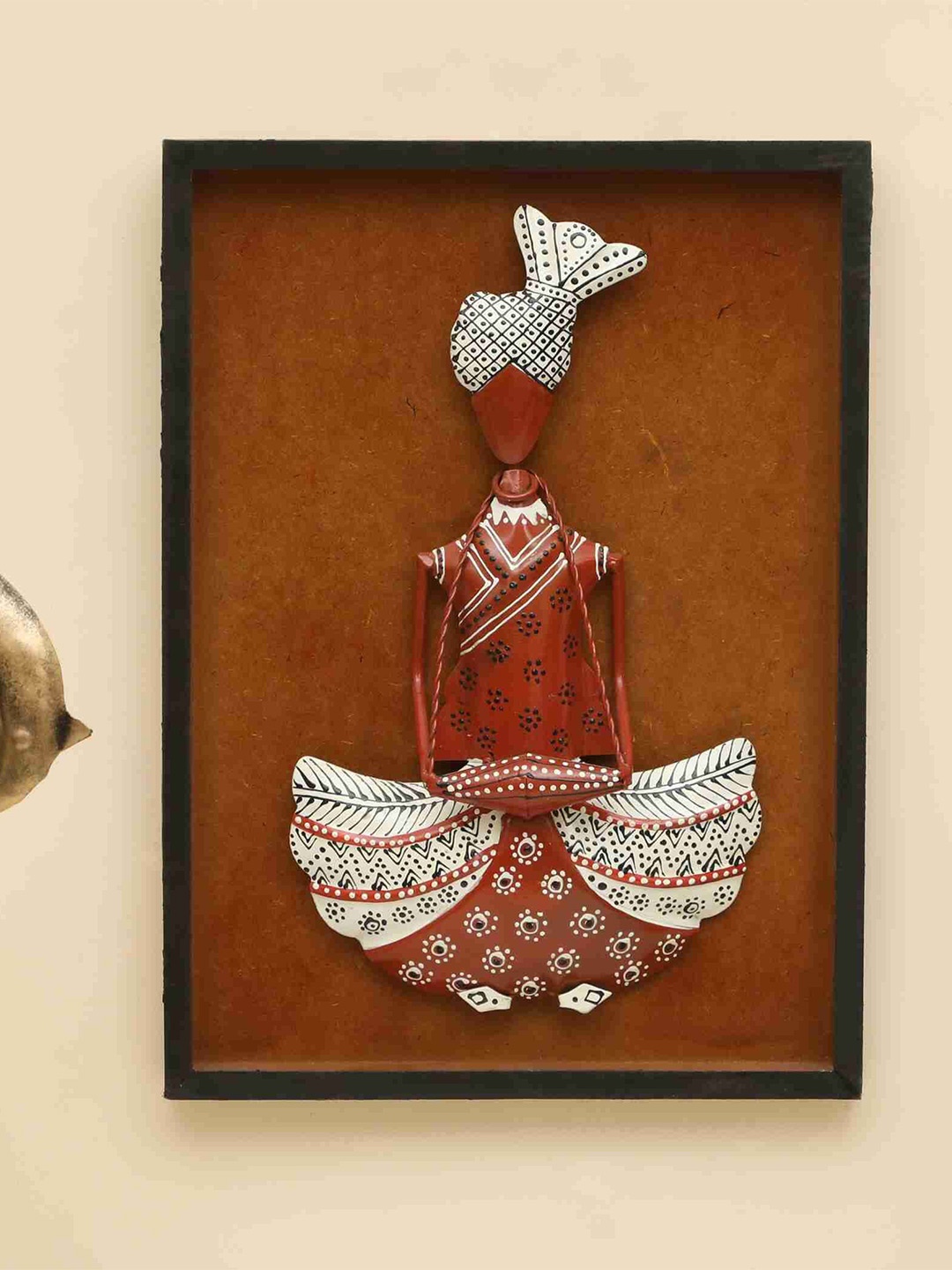 

vedas Mystic Indiana Brown & White Textured Metal Akemi Dhol Handpainted Wall Decor