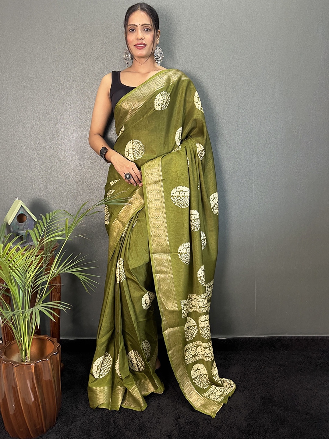 

Upalksh Ethnic Motifs Zari Kota Saree, Green