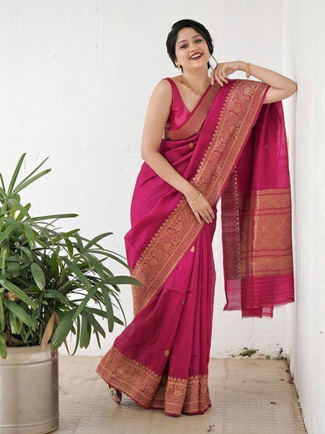 

Upalksh Woven Design Zari Banarasi Saree, Pink