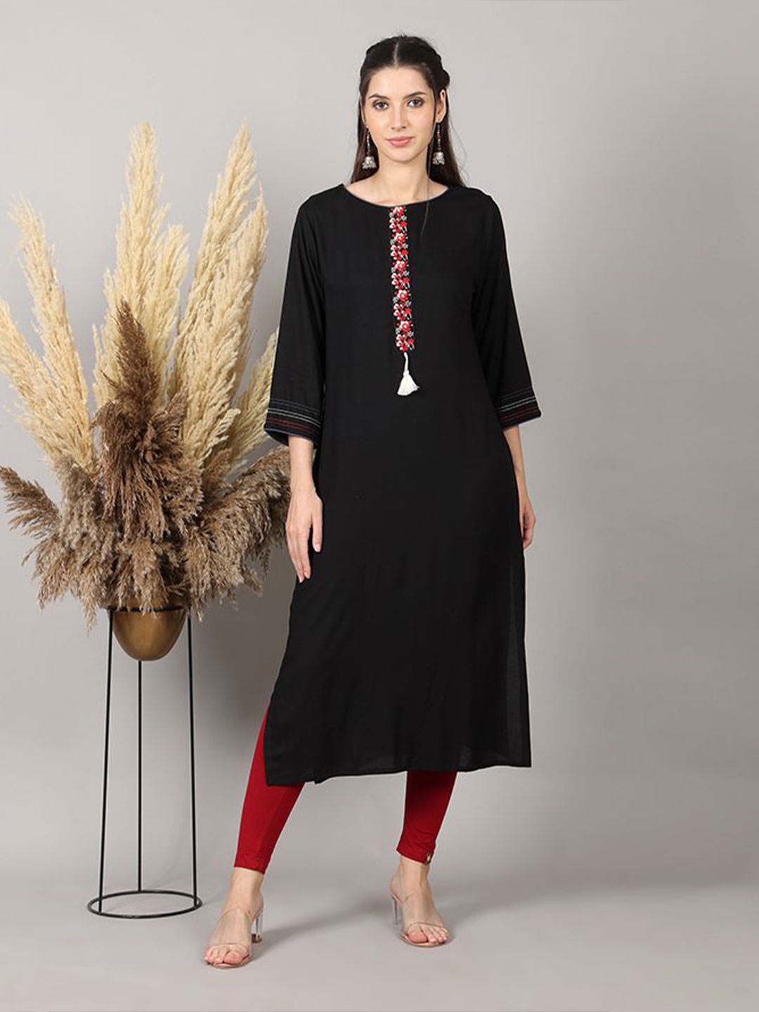 

Krimmple Women Floral Embroidered Straight Kurta, Black