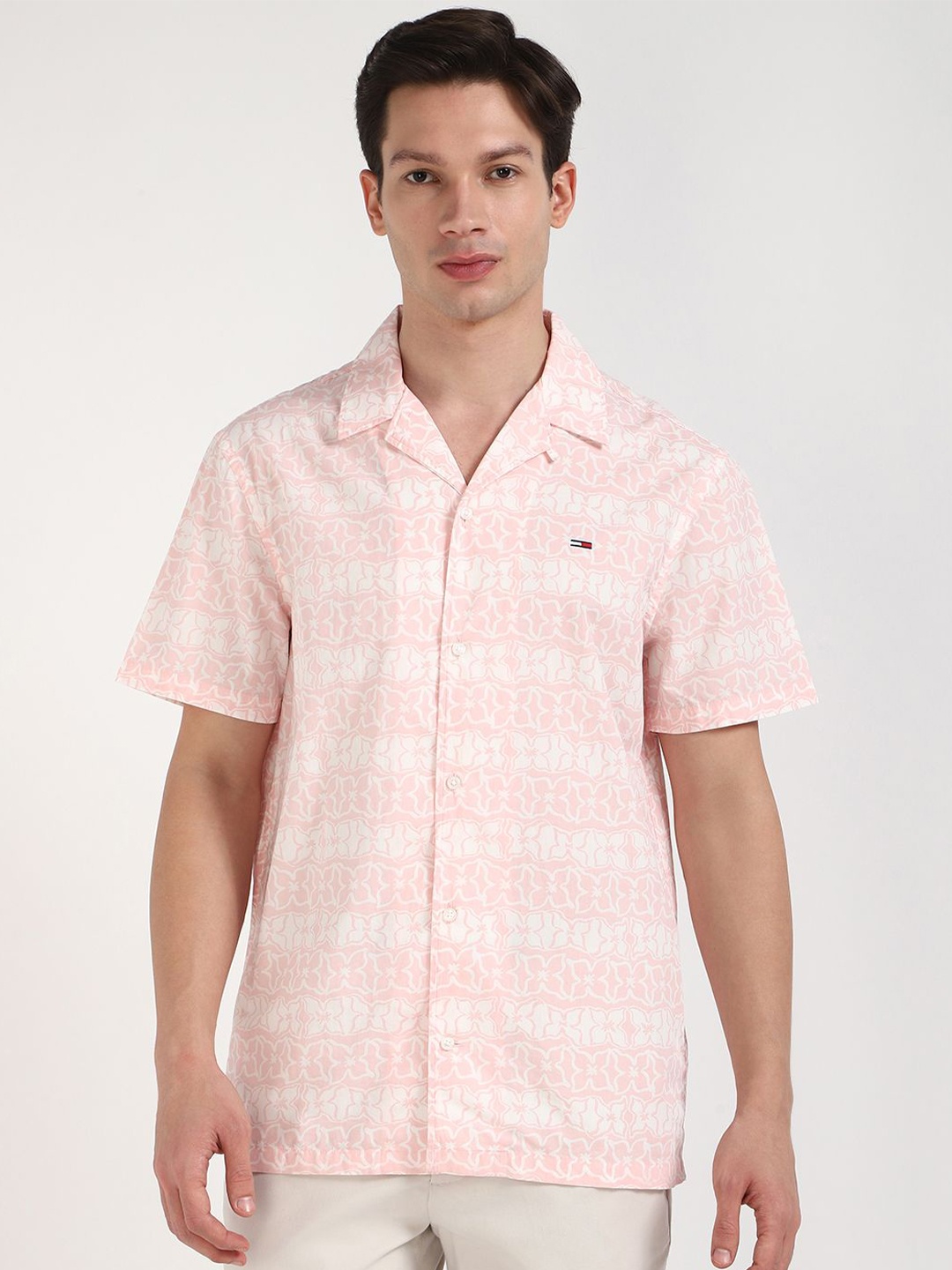 

Tommy Hilfiger Men Cuban Collar Floral Printed Cotton Casual Shirt, Pink