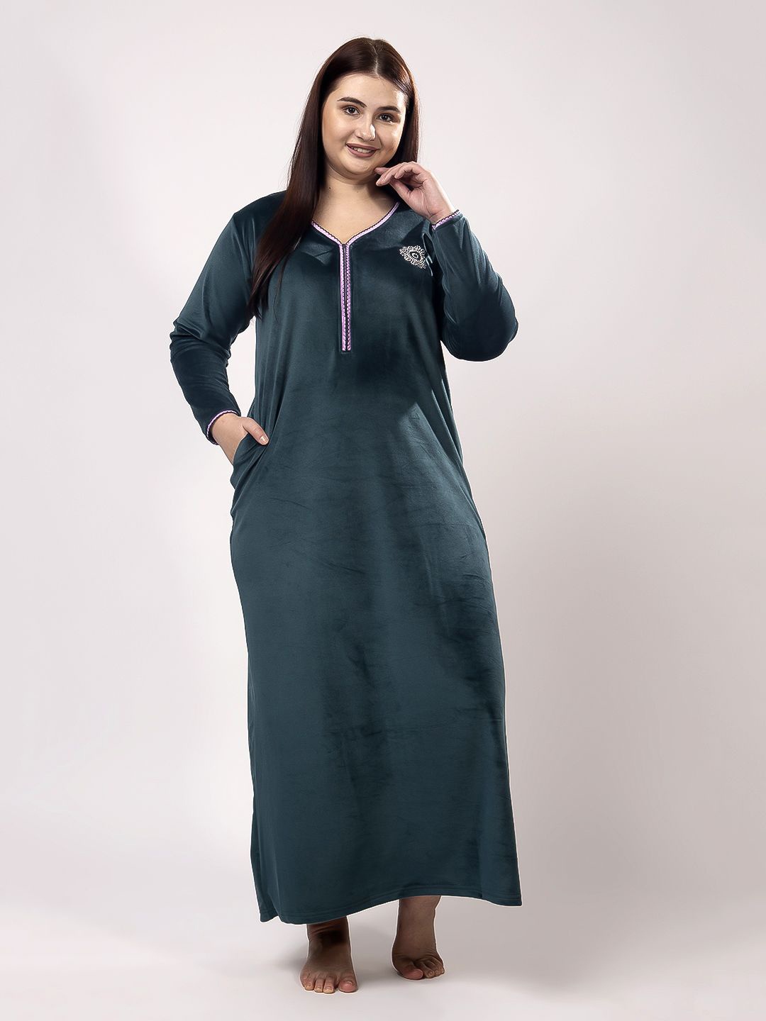 

CHUI MUI Women Velvet Maxi Nightdress, Green