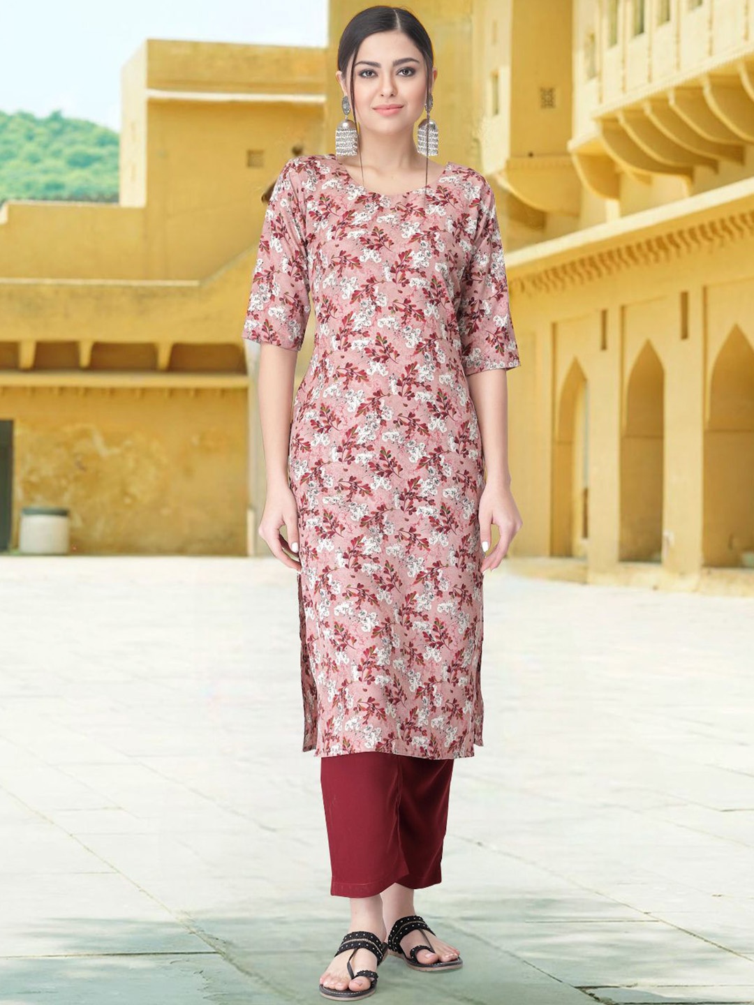 

7Threads Floral Printed Round Neck Straight Kurta With Trousers, Peach