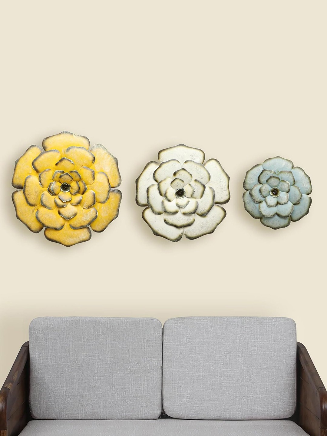 

vedas Mystic Indiana 3Pcs Yellow & White Textured Metal Royal Flower Wall Decors