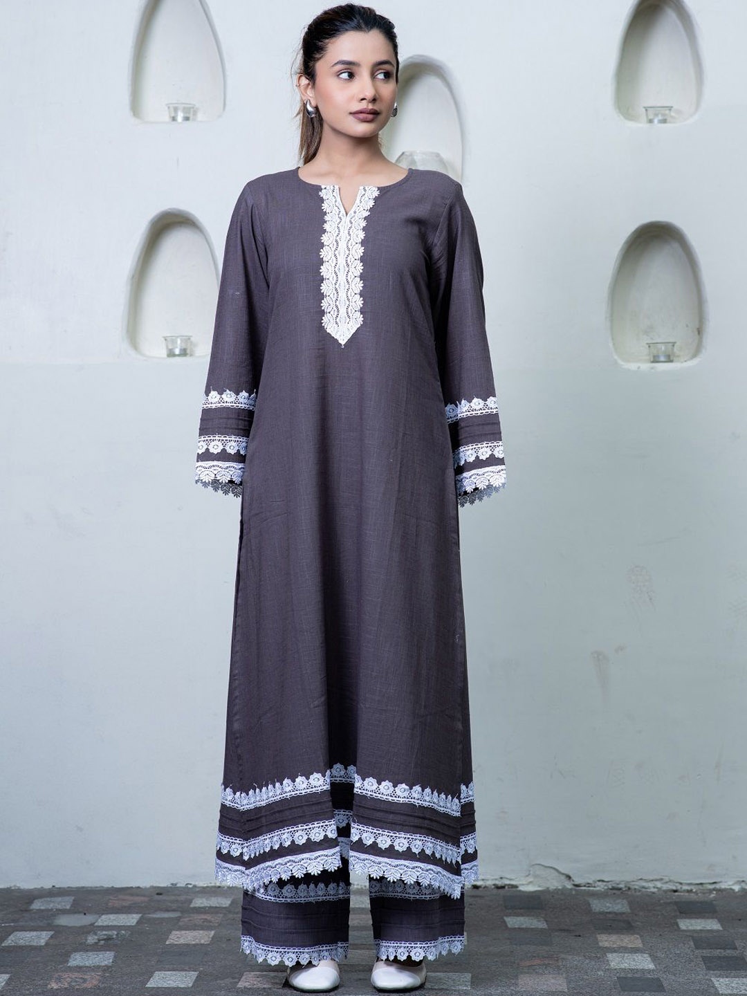 

IMROZ HOUSE Notch Neck Bell Sleeves A-Line Pakistani Kurta With Trousers, Grey