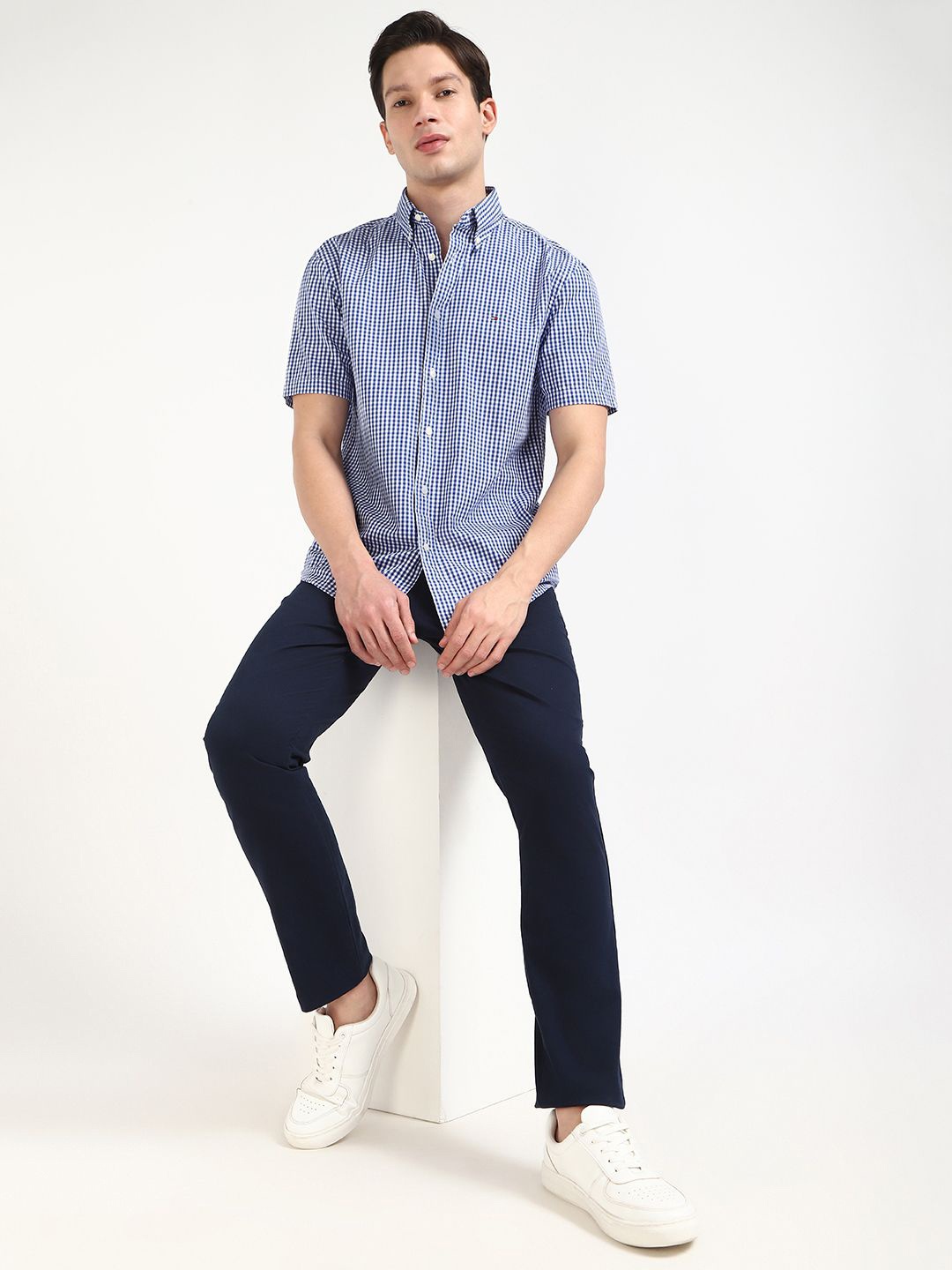 

Tommy Hilfiger Men Button-Down Collar Micro Checked Cotton Casual Shirt, Blue