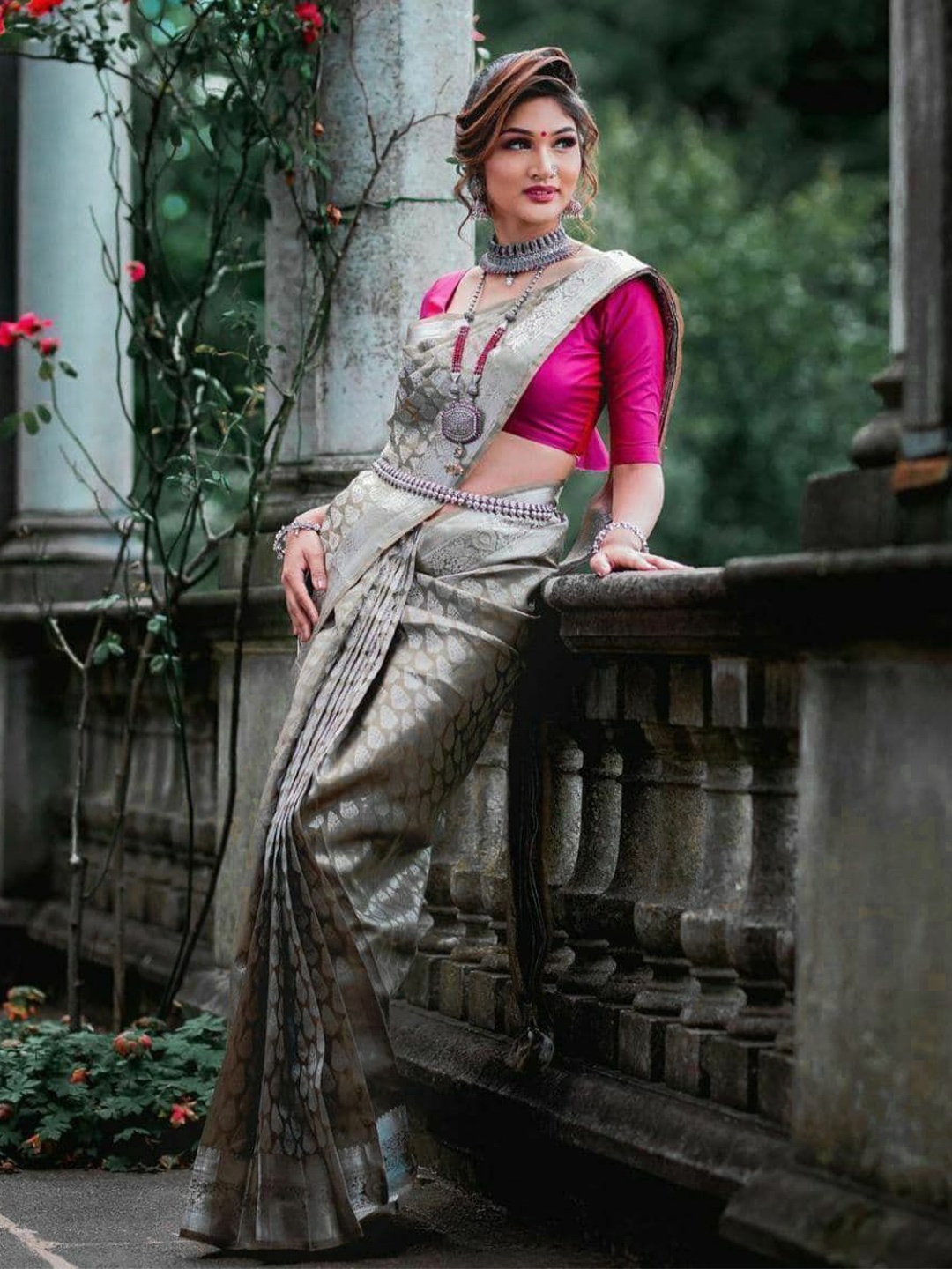 

Upalksh Woven Design Floral Kanjeevaram Saree, Black