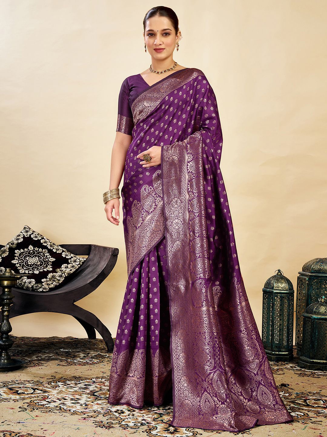 

KALINI Woven Design Zari Banarasi Saree, Magenta