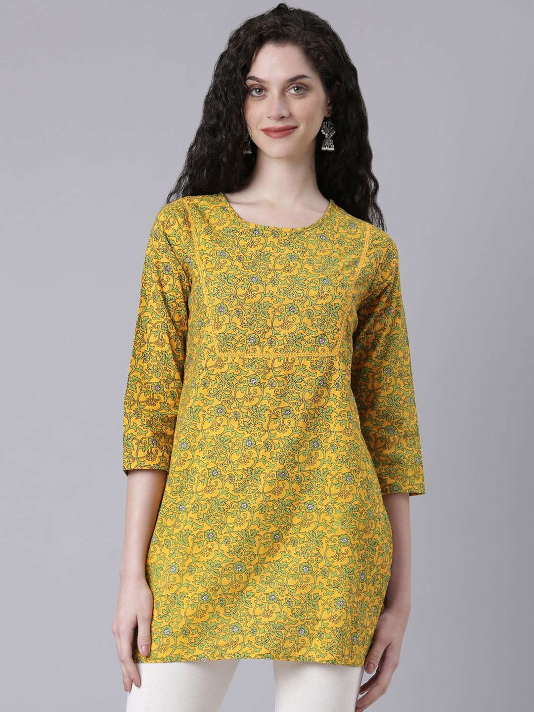

Souchii Floral Printed Pure Cotton Straight Kurti, Yellow