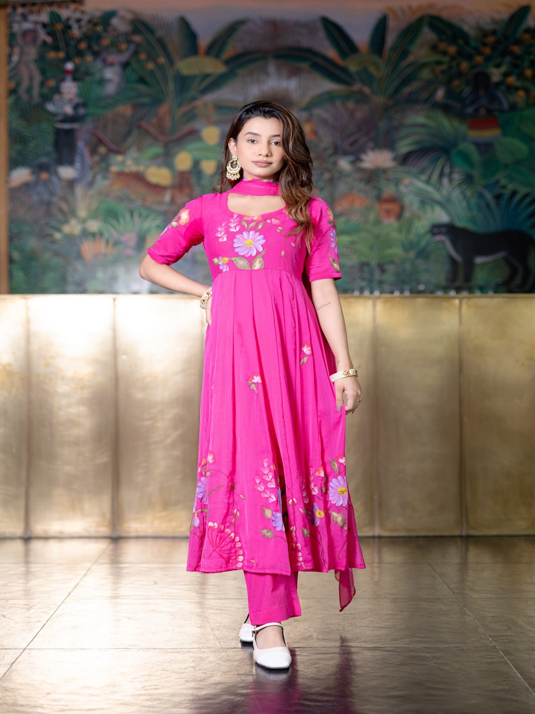 

IMROZ HOUSE Floral Printed Silk Chiffon Anarkali Kurta With Trousers And Dupatta, Pink