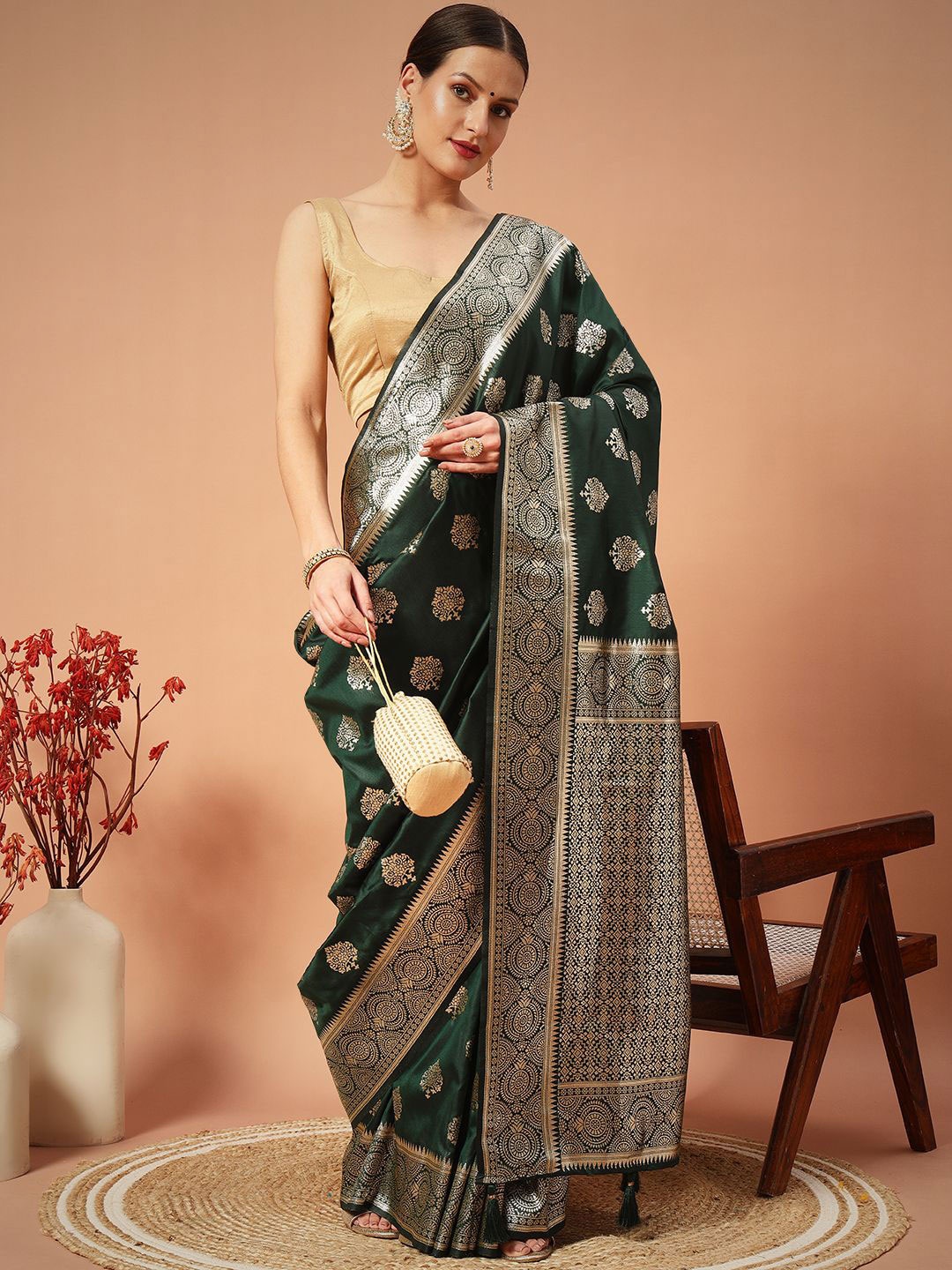 

SWAMI STUDIO Woven Design Zari Pure Silk Banarasi Saree, Green