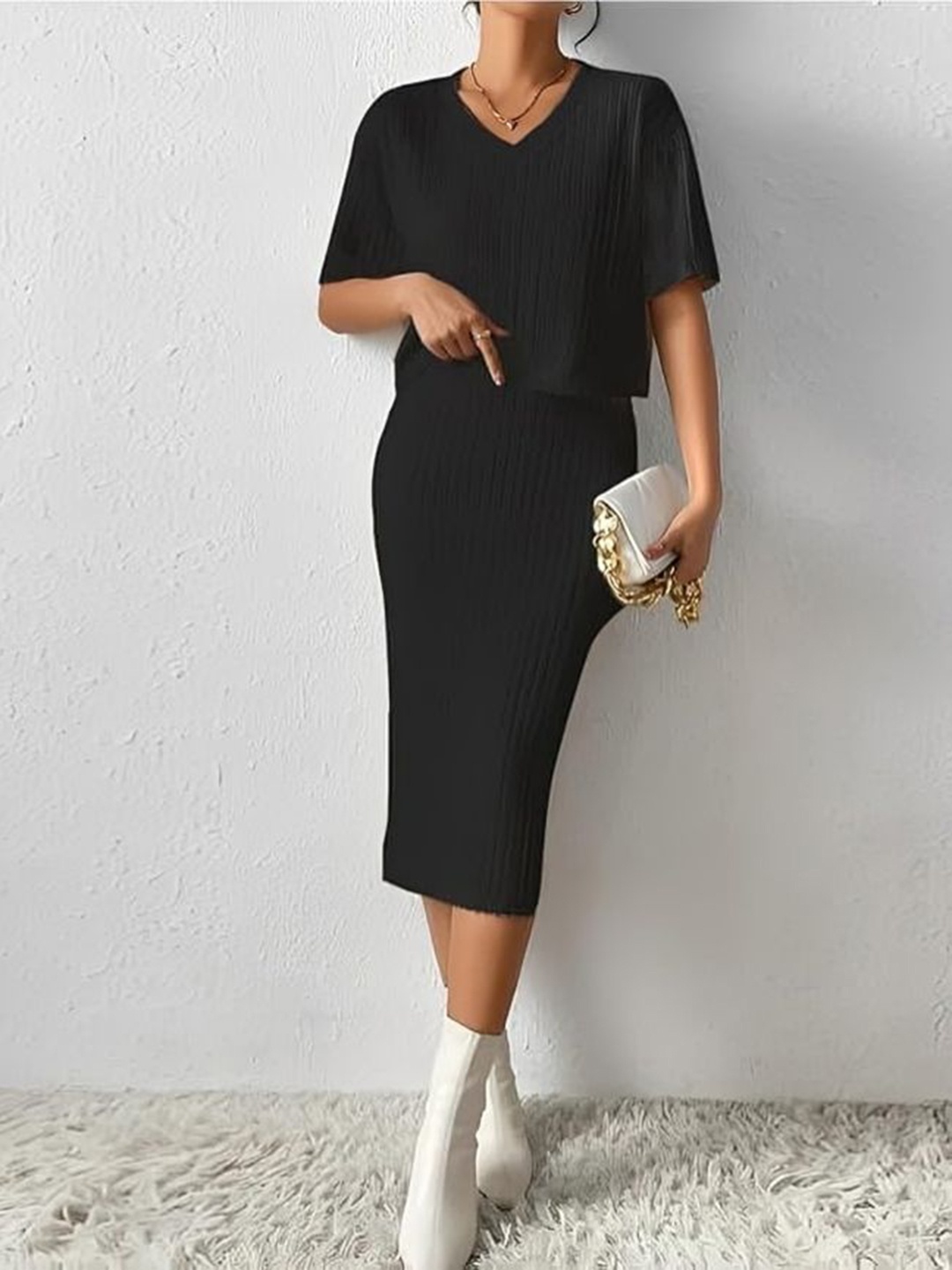 

WESTHOOD V-Neck Top With Skirt, Black