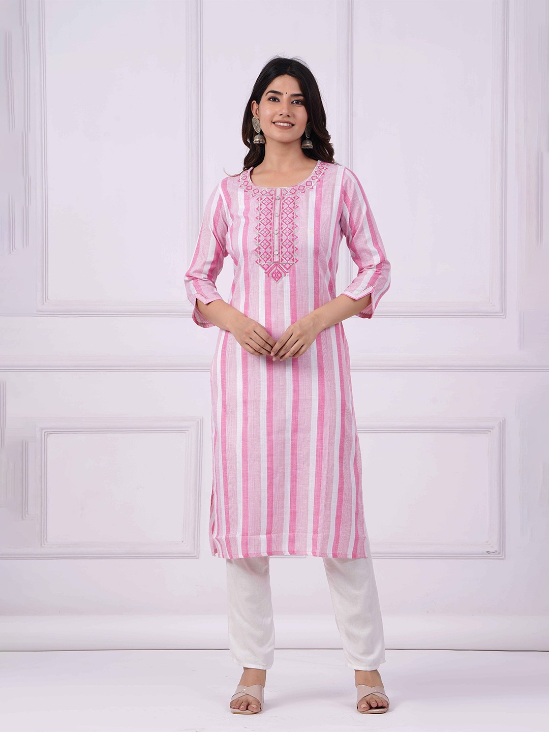 

SHAGUNA'S Women Striped Straight Kurta, Pink