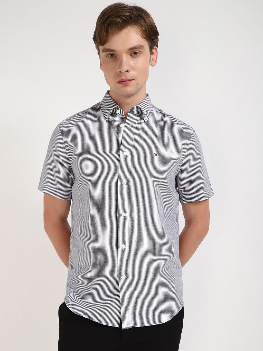 

Tommy Hilfiger Men Button-Down Collar Vertical Striped Cotton Casual Shirt, White