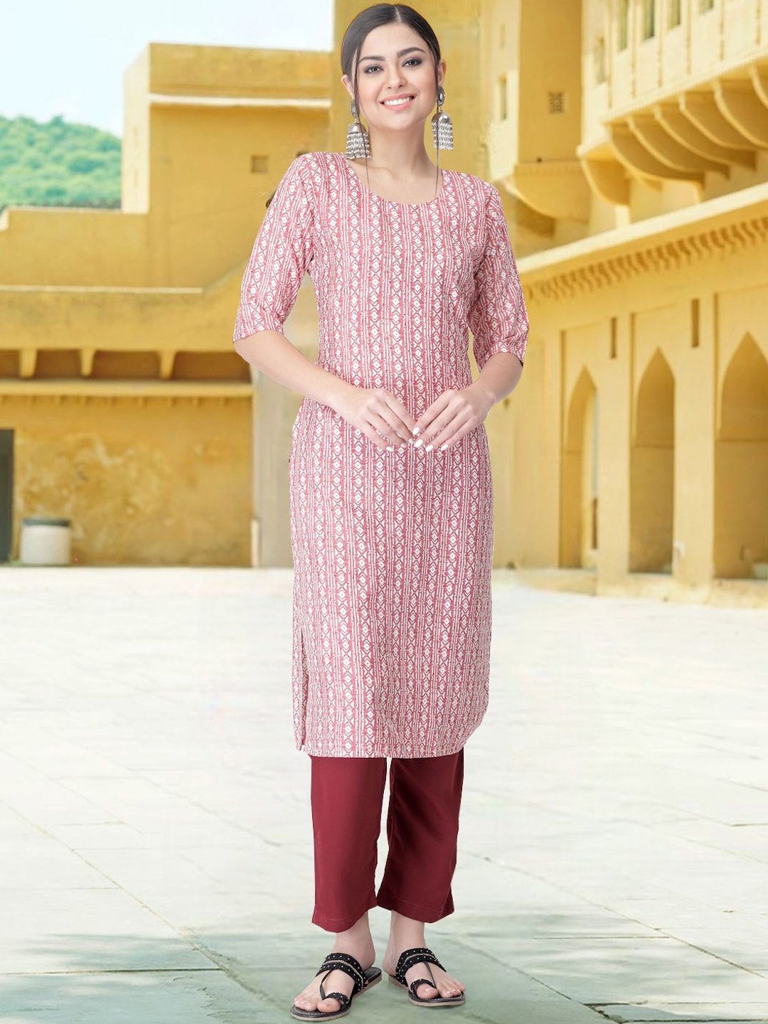 

7Threads Geometric Printed Round Neck Straight Kurta With Trousers, Peach