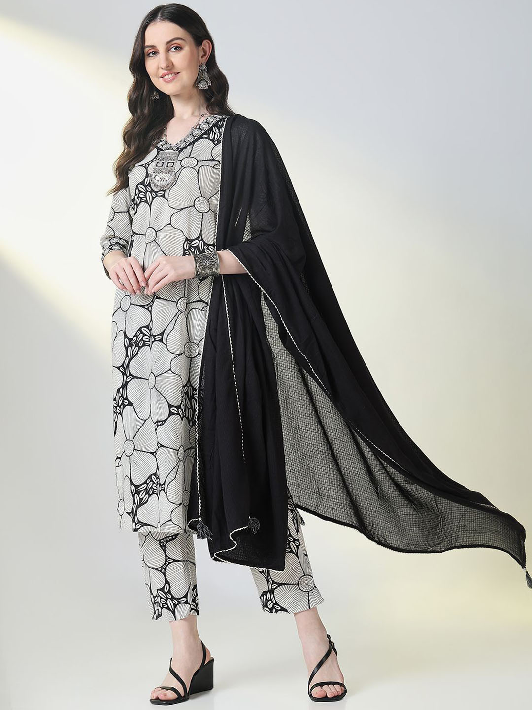 

SHOWOFF Floral Printed Thread Work V-Neck Kurta with Trousers & Dupatta, Grey