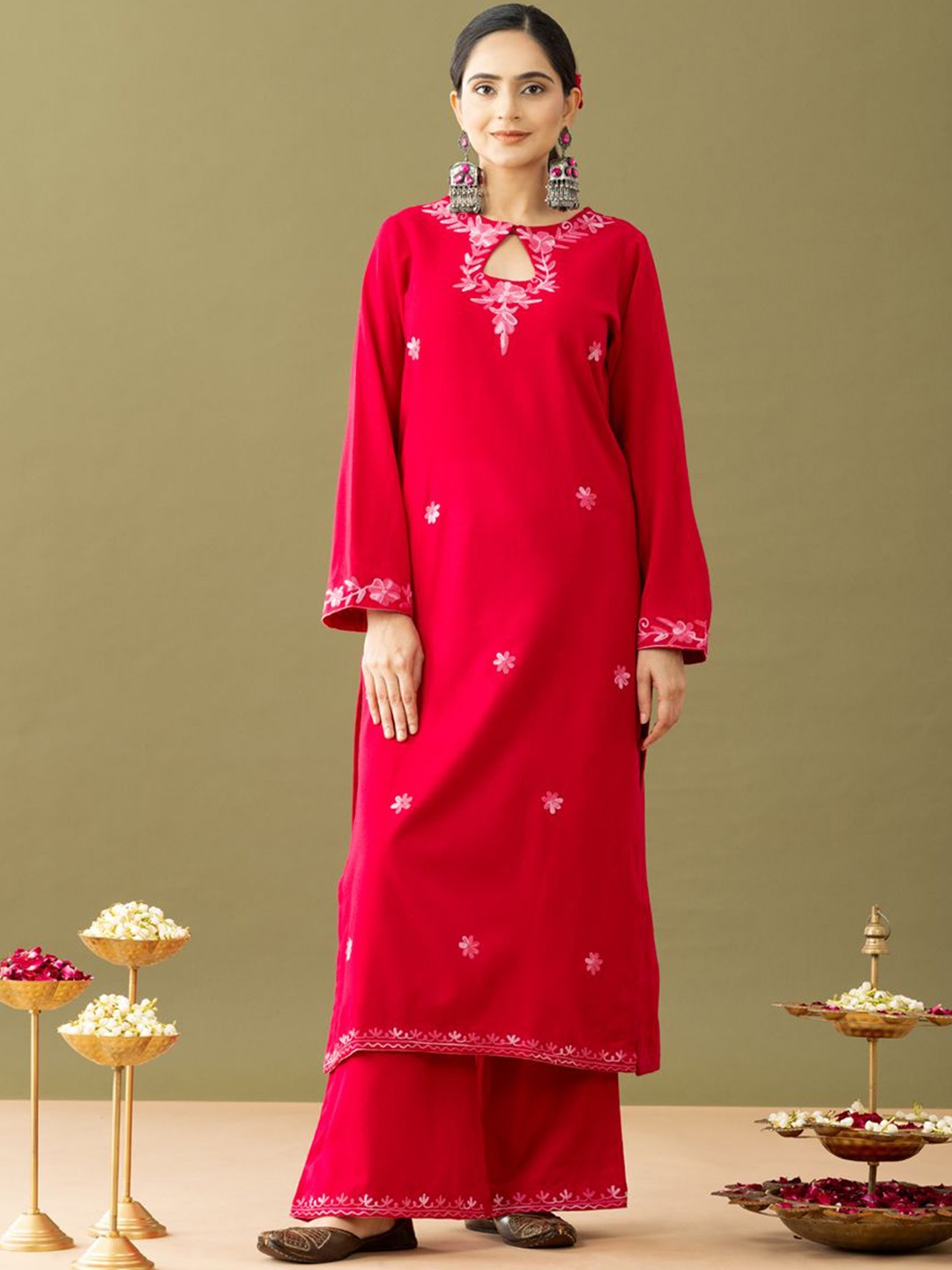 

HANDIKART Embroidered Keyhole Neck Aari Work Straight Kurta With Palazzos, Pink