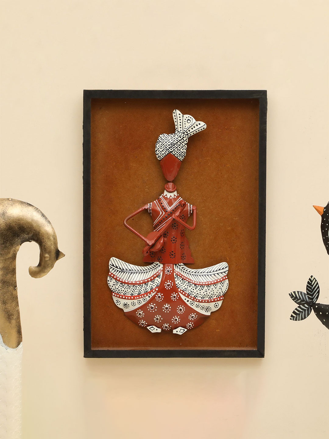 

vedas Mystic Indiana Brown & Black Textured Akemi Sitar Wall Decor