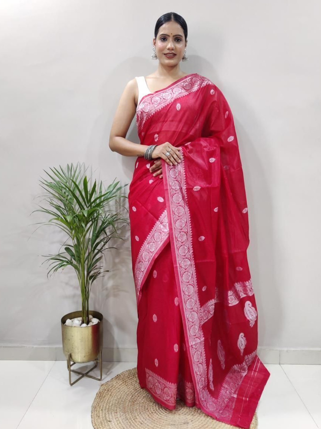 

Upalksh Woven Design Kanjeevaram Saree, Red