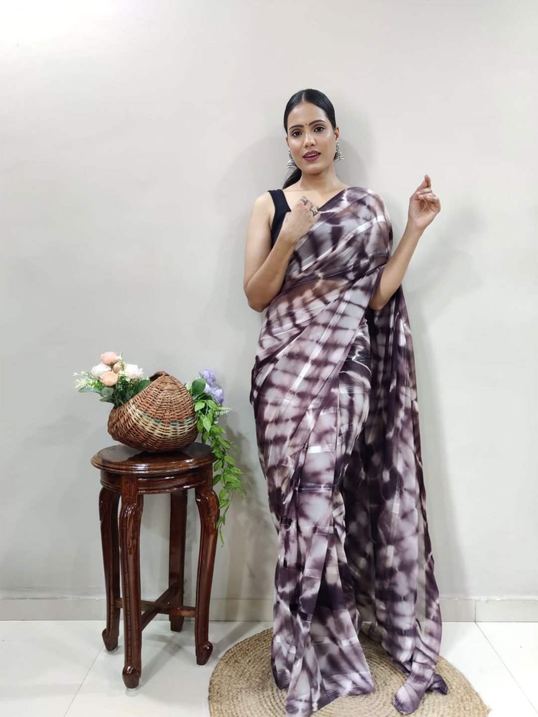 

Upalksh Tie and Dye Saree With Blouse Fabric, Purple