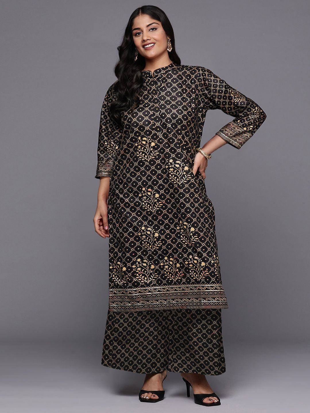 

A PLUS BY AHALYAA Ethnic Motifs Printed Gotta Patti Plus Size Velvet Kurta With Palazzo, Black