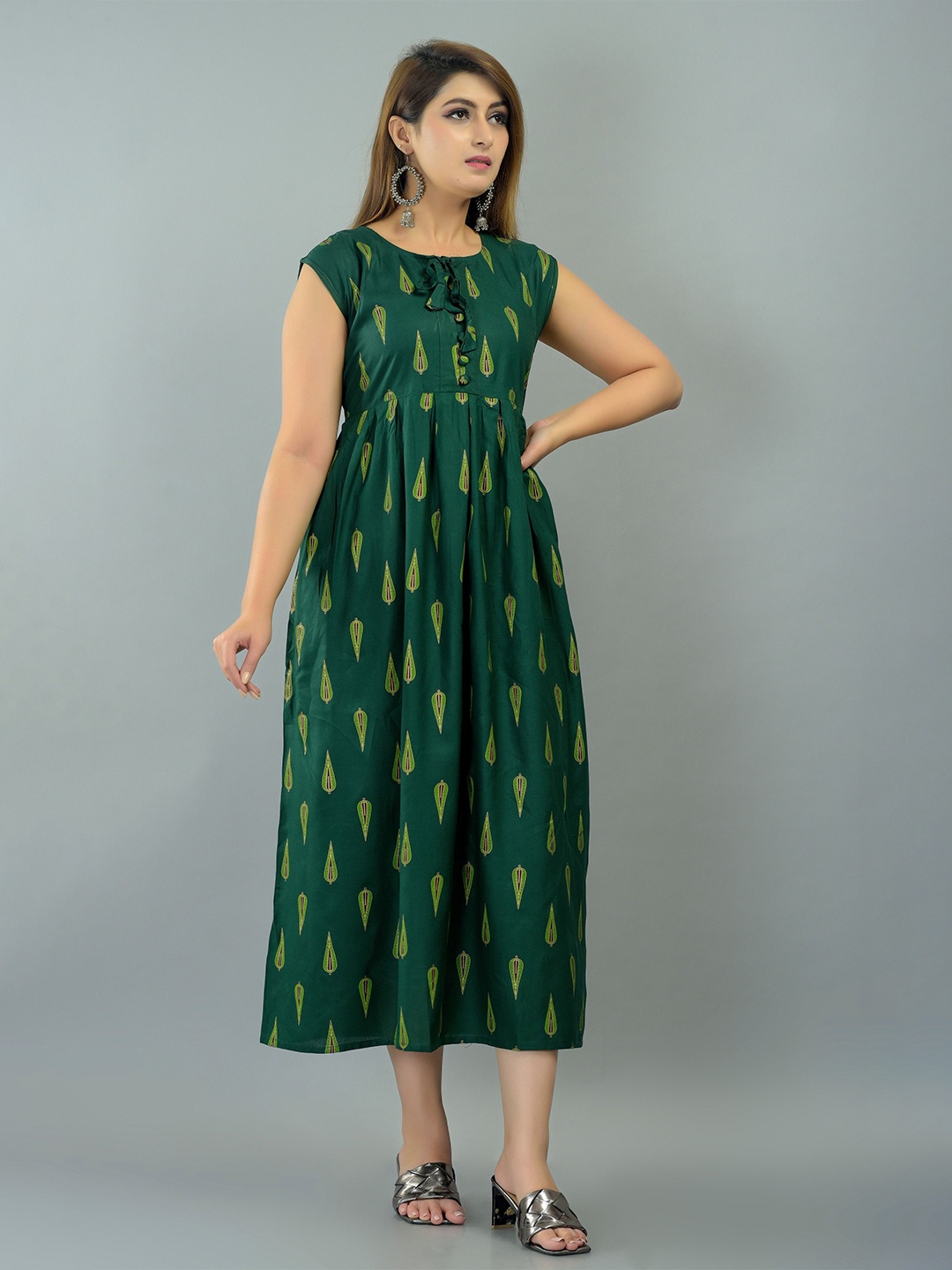 

VYMO Women Ethnic Motifs Printed Fit & Flare Midi Dress, Green