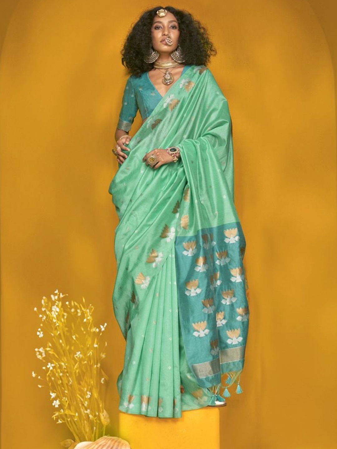 

Anouk Woven Design Zari Banarasi Saree, Turquoise blue