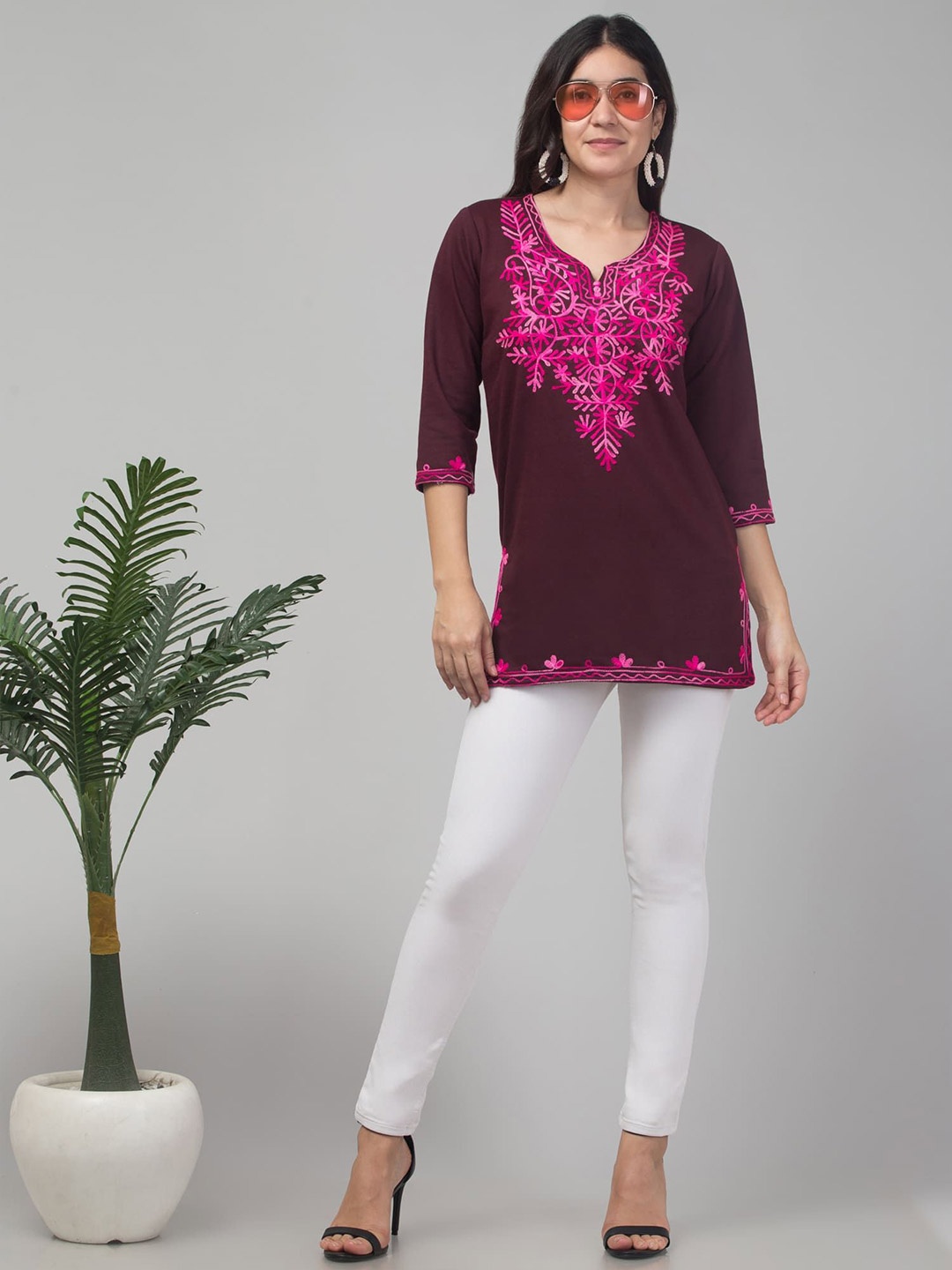 

FAMBEE Embroidered Kurti, Coffee brown