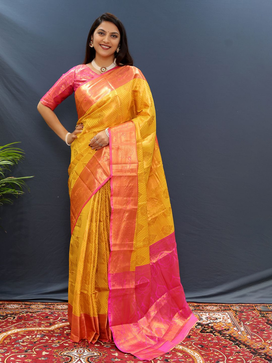 

WINKLECART Woven Design Zari Kanjeevaram Saree, Gold
