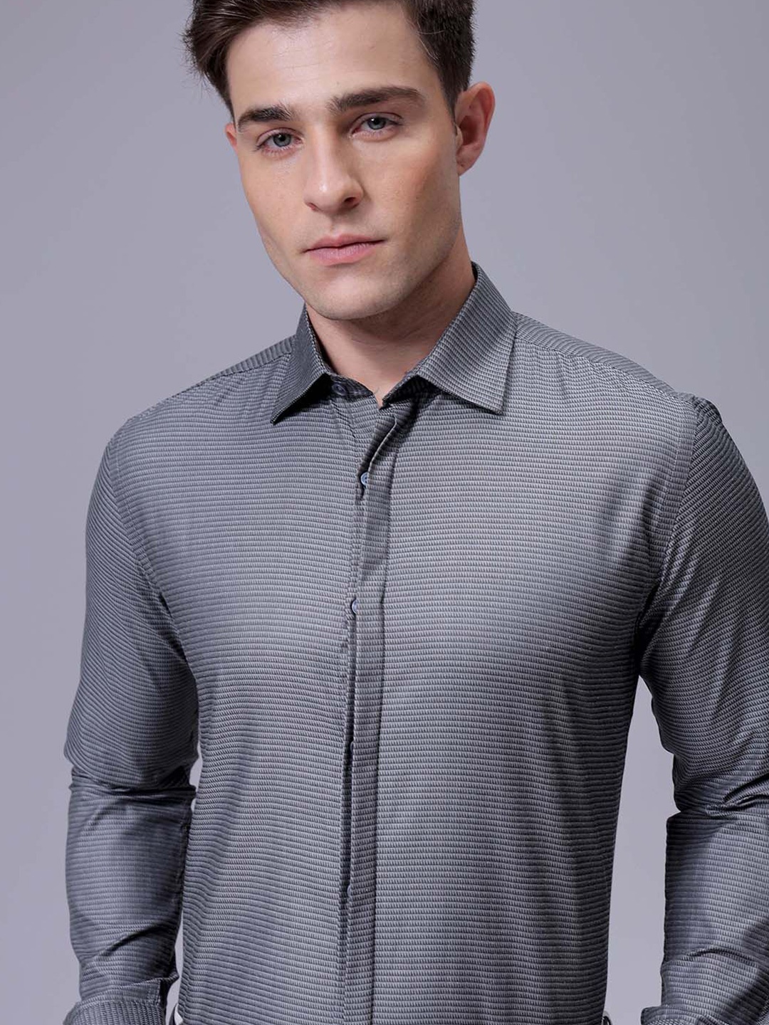 

The Indian Garage Co. X Luxe Men Slim Fit Cutaway Collar Textured Formal Shirt, Grey