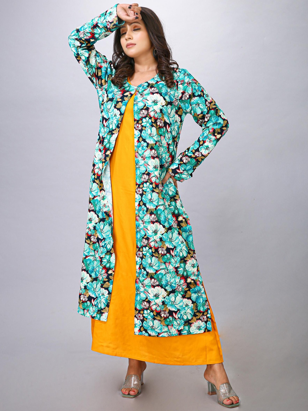 

Krimmple Women Floral Printed Floral Kurta, Green