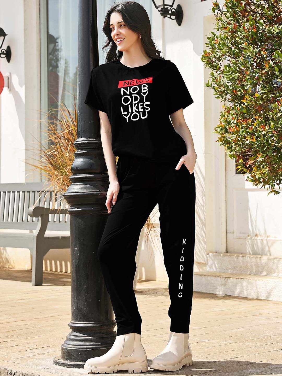 

Zeyo Printed Round Neck T-Shirt With Jogger, Black