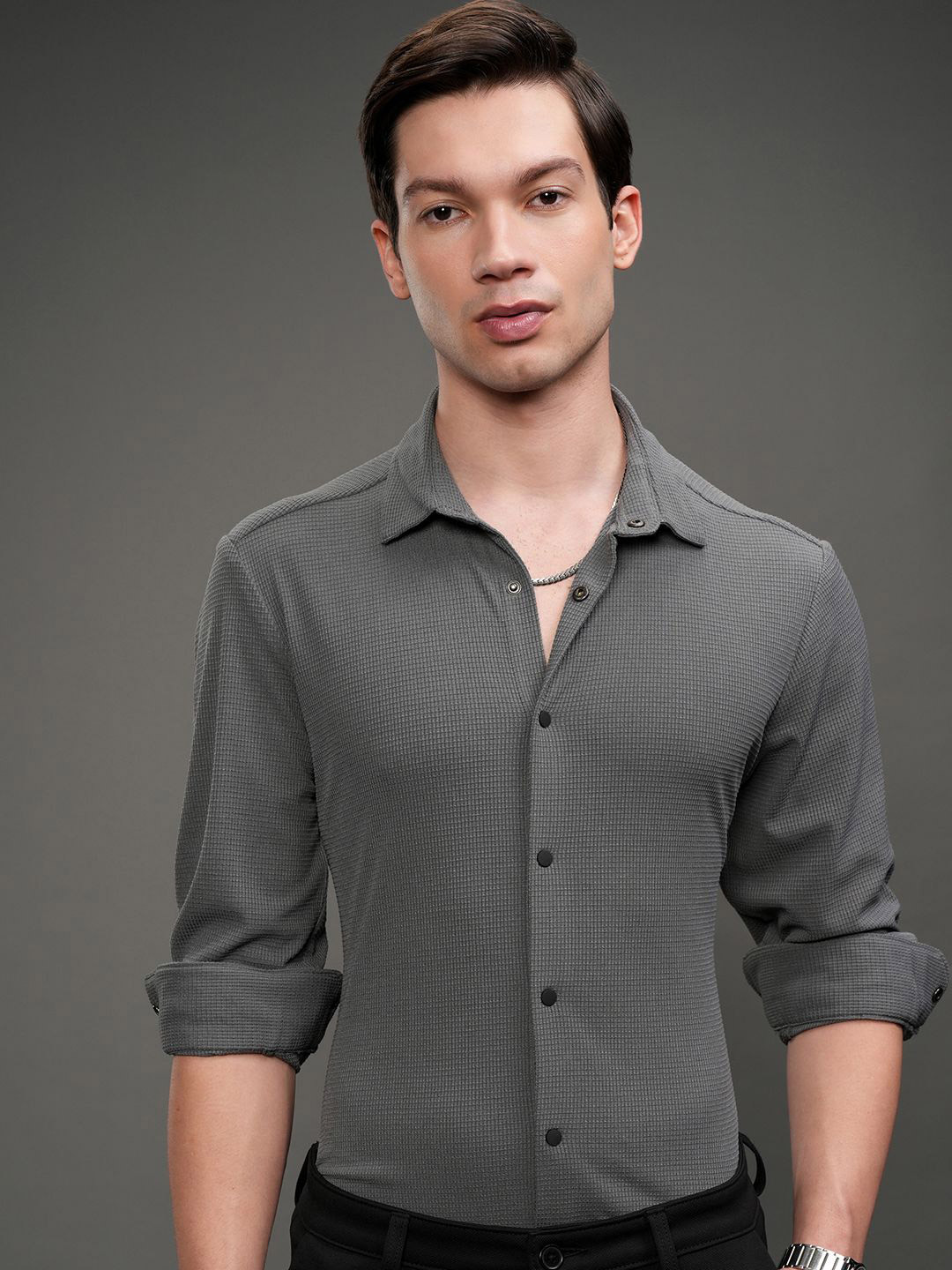 

HIGHLANDER Men Slim Fit Cutaway Collar Textured Casual Shirt, Grey
