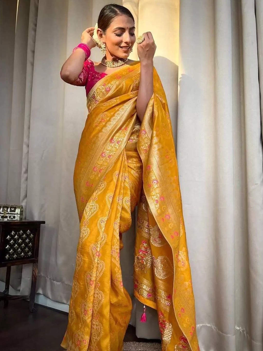 

ZIKARAA Woven Design Zari Pure Silk Saree, Yellow