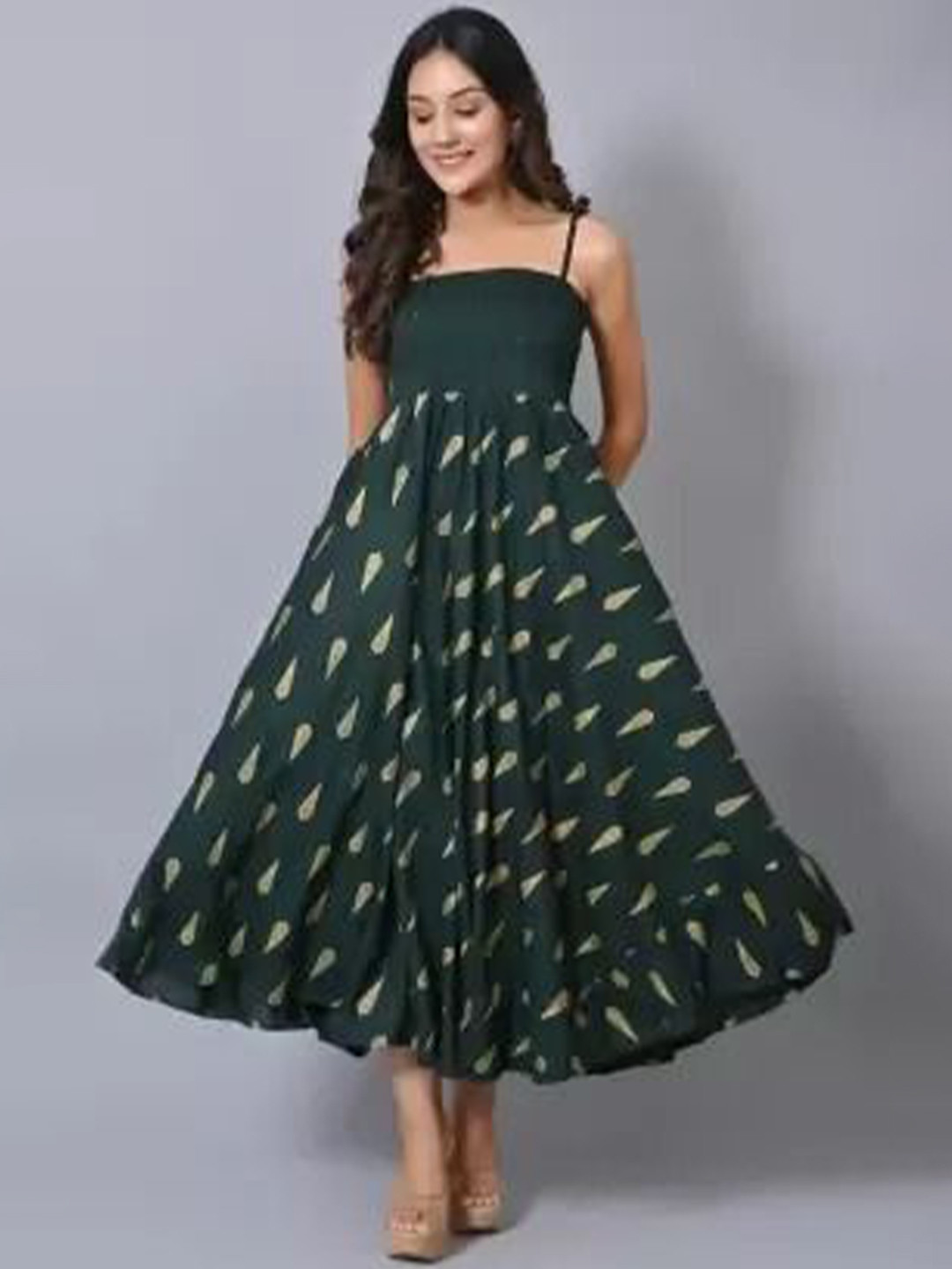 

VYMO Women Ethnic Motifs Printed Fit & Flare Maxi Dress, Green