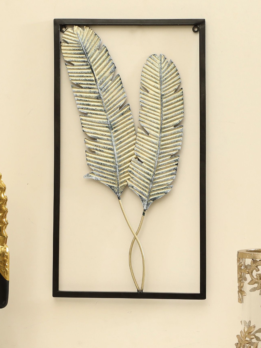 

vedas Mystic Indiana Black & Gold Toned Tejas Leaf Wall Decor