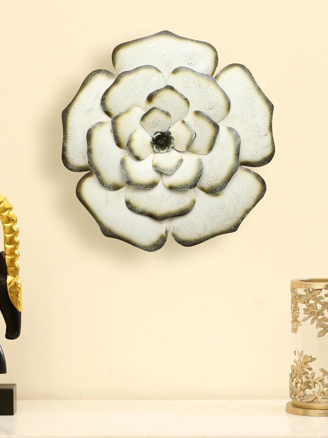 

vedas Mystic Indiana White & Brown Royal Flower Medium Wall Plates