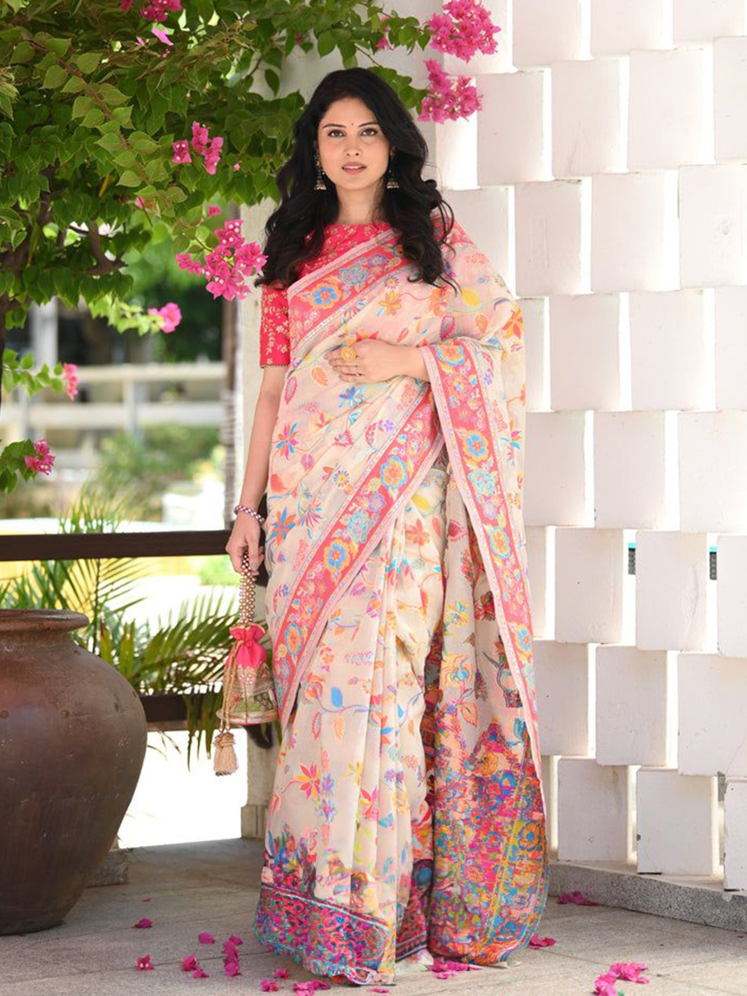 

Aavisa Queency Floral Banarasi Saree, Cream