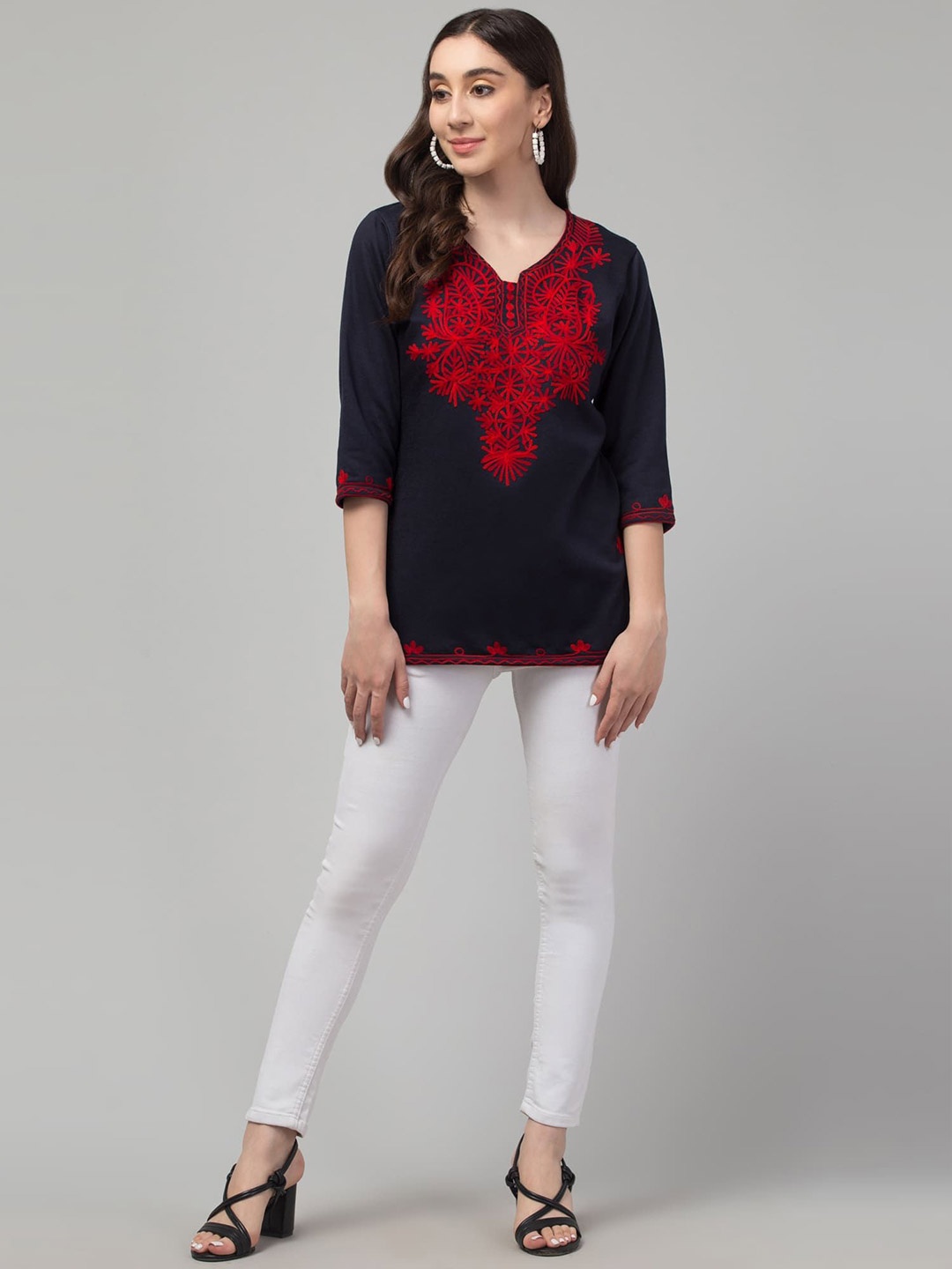 

FAMBEE Embroidered Kurti, Navy blue